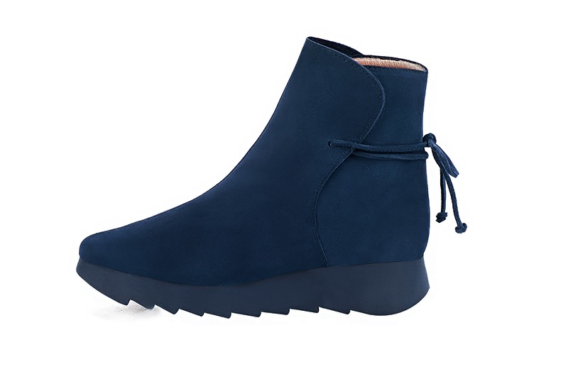 Navy blue women's ankle boots with laces at the back. Square toe. Low rubber soles. Profile view - Florence KOOIJMAN